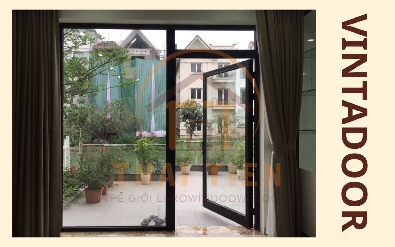 Cửa nh&ocirc;m k&iacute;nh Quận 12 mở quay hiện nay