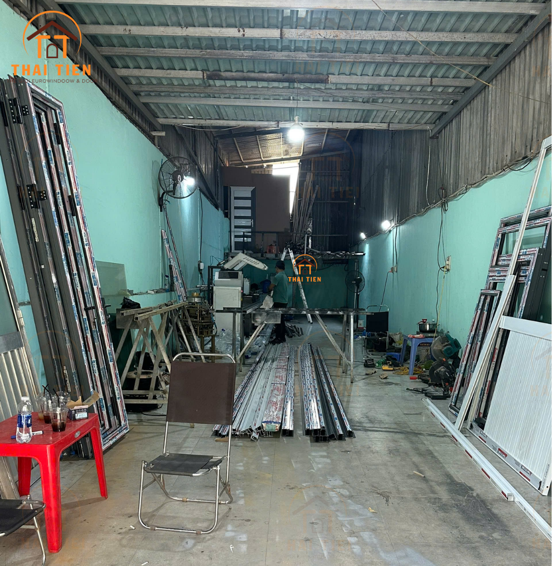 Thi c&ocirc;ng nh&ocirc;m k&iacute;nh quận 12 gi&aacute; tận xưởng