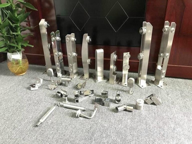 phụ kiện cầu thang k&iacute;nh