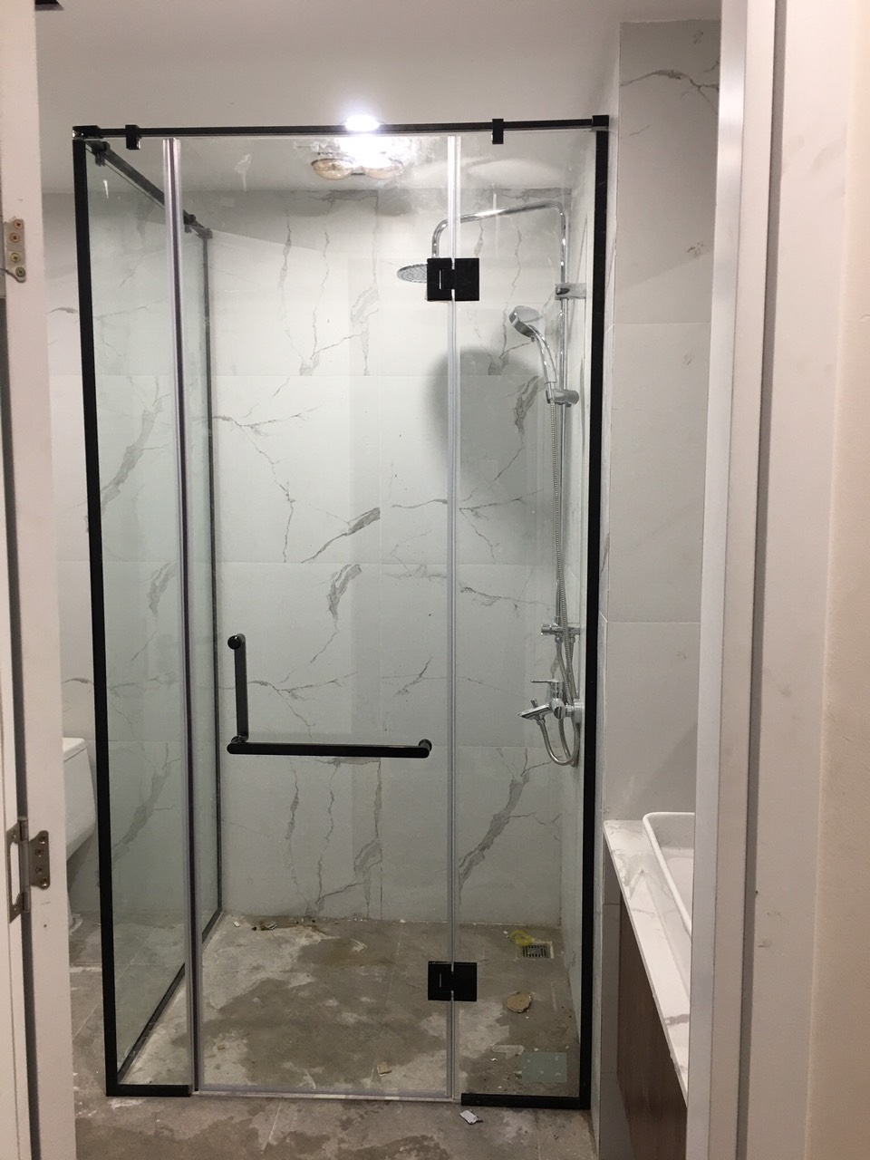 Cabin tắm nhôm kính chữ L