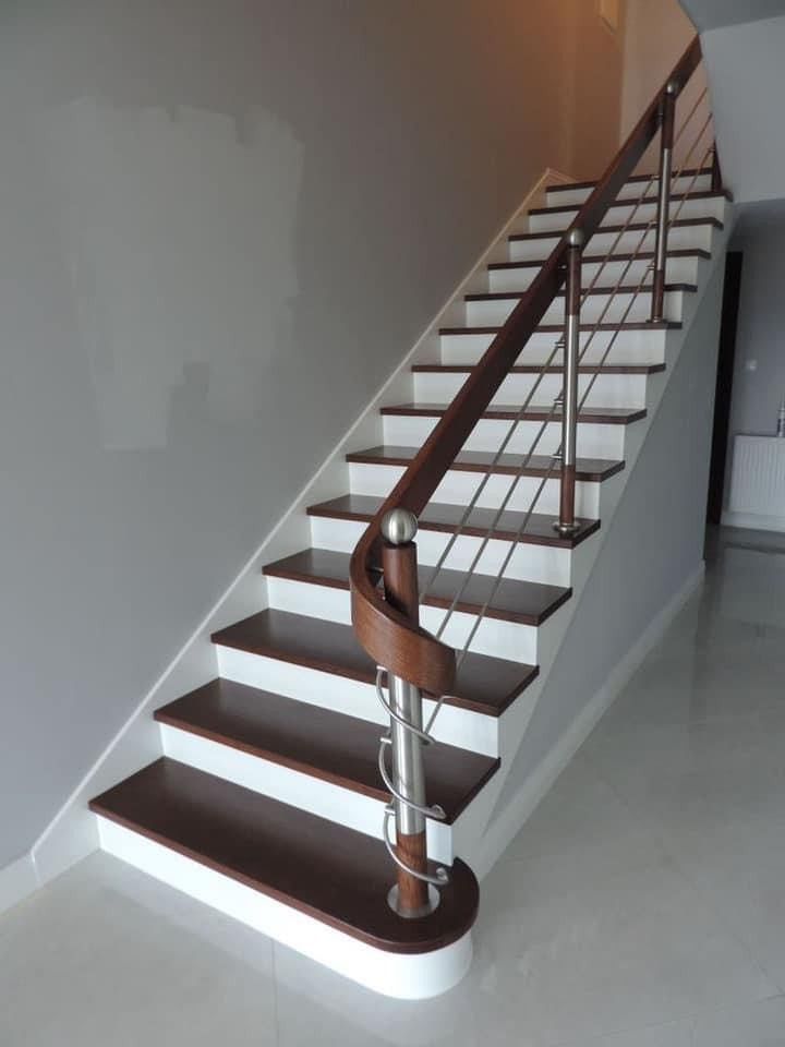 Cầu thang nhôm kính khung sắt hộp