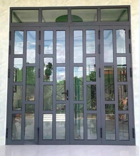 Cửa đi 4 cánh chia đố