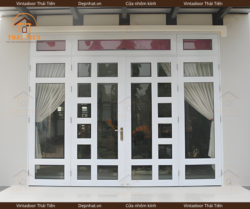 Cửa đi 4 cánh chia đố