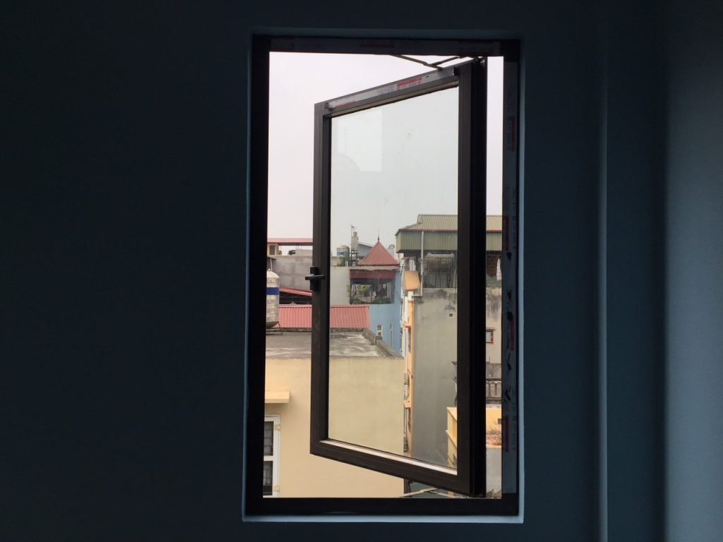 Cửa sổ 1 cánh mở quay