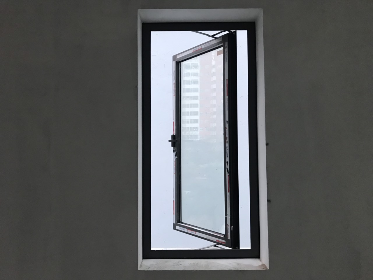 Cửa sổ 1 cánh mở quay