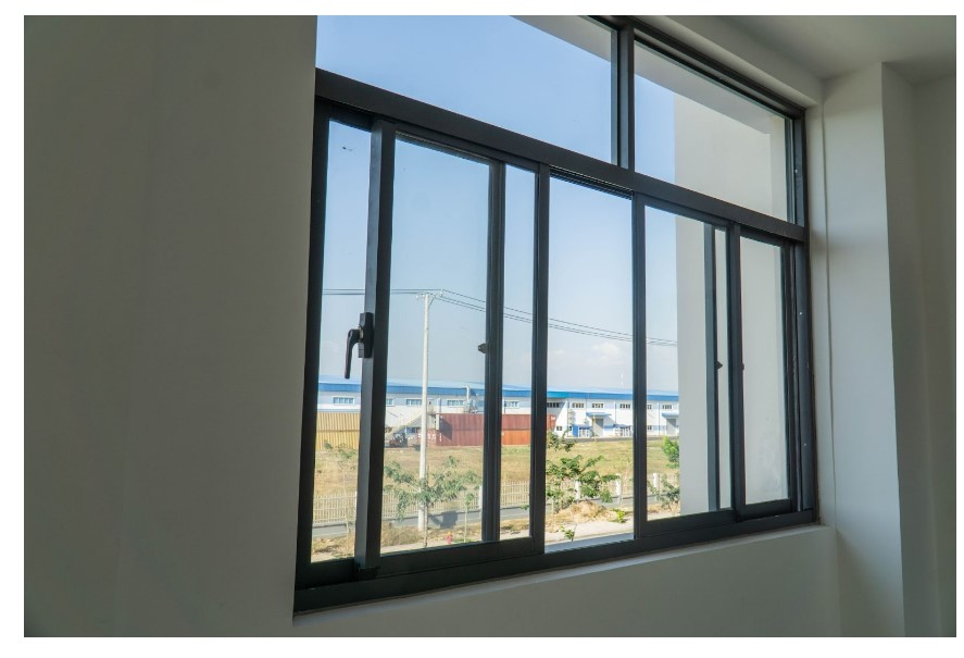 Cửa sổ lùa 4 cánh