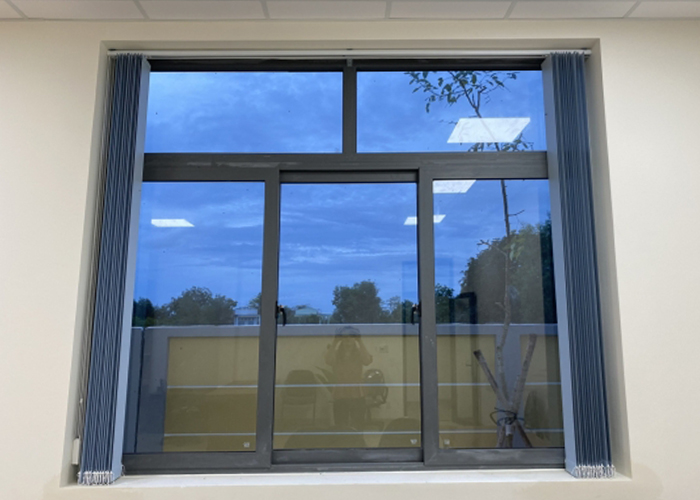 Cửa sổ mở trượt 3 cánh