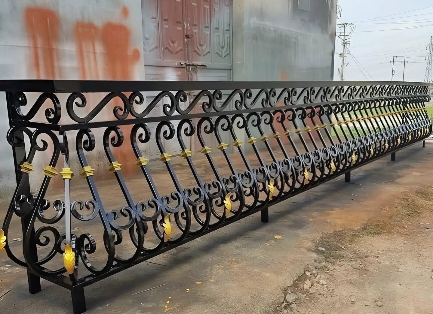 Lan can sắt cổ điển