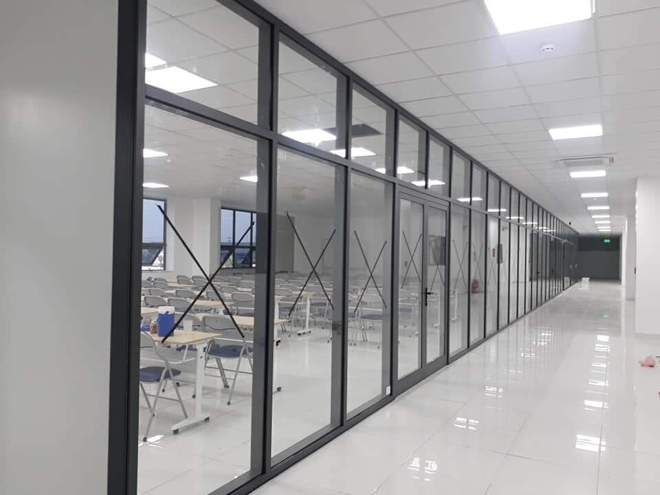 Vách nhôm kính