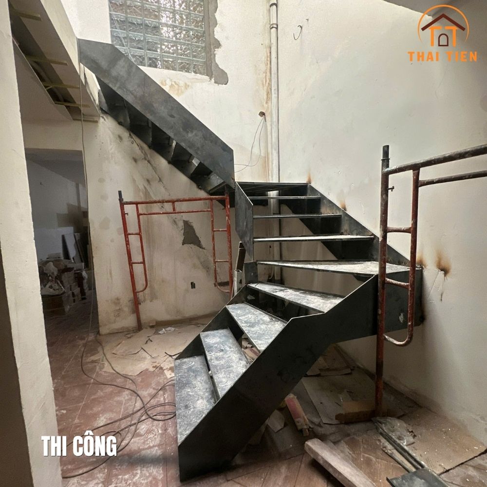 Thi công khung cầu thang sắt CNC tại hẻm Bà Trưng, Quận 3