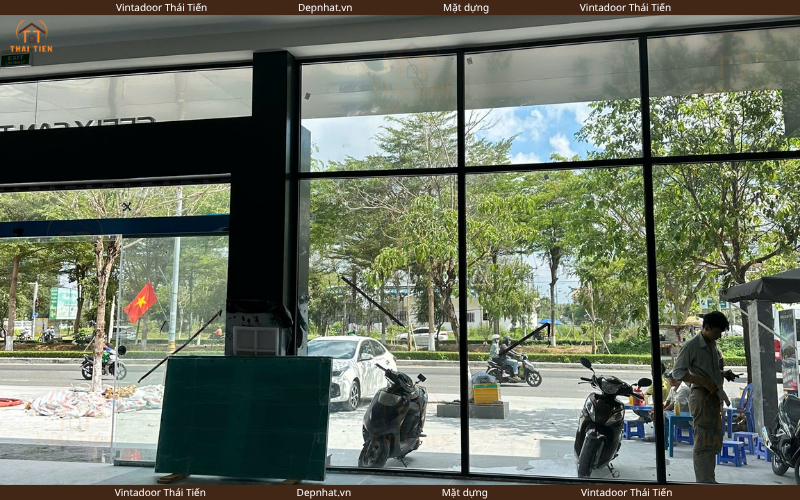 MẶT DỰNG & CỬA KÍNH SHOWROOM GEELY CẦN THƠ (TASCO AUTO) - Ảnh 2