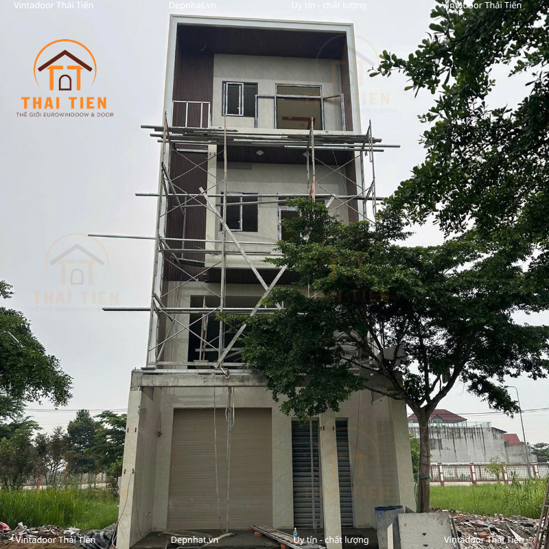 THI CÔNG TRỌN GÓI CỬA NHÔM KÍNH, CỬA SẮT CNC VÀ LAN CAN KÍNH TẠI LONG AN - Ảnh 3