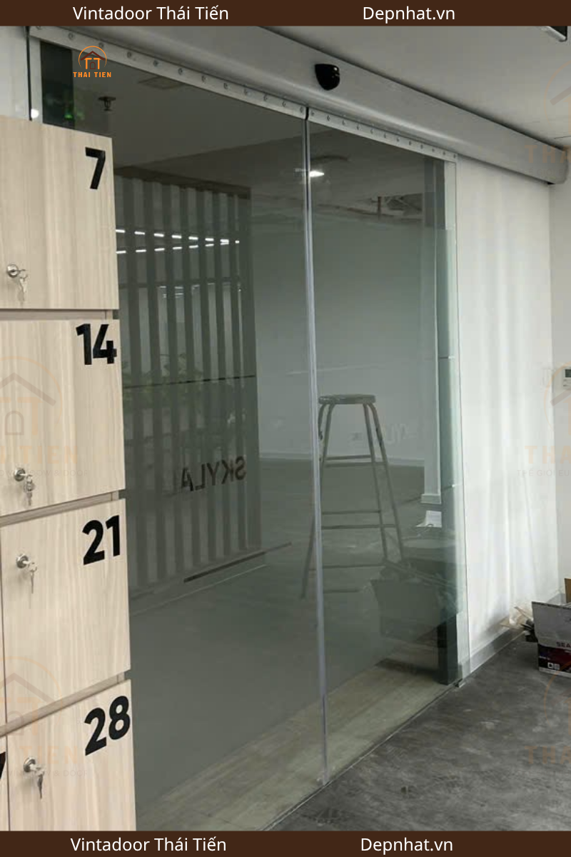 THI CÔNG TRỌN GÓI NHÔM KÍNH & VÁCH NGĂN CƯỜNG LỰC CAO CẤP TẠI QUẬN 1 - Ảnh 3
